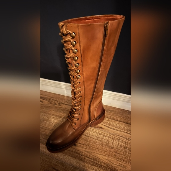 Leather boots - Picture 2 of 2